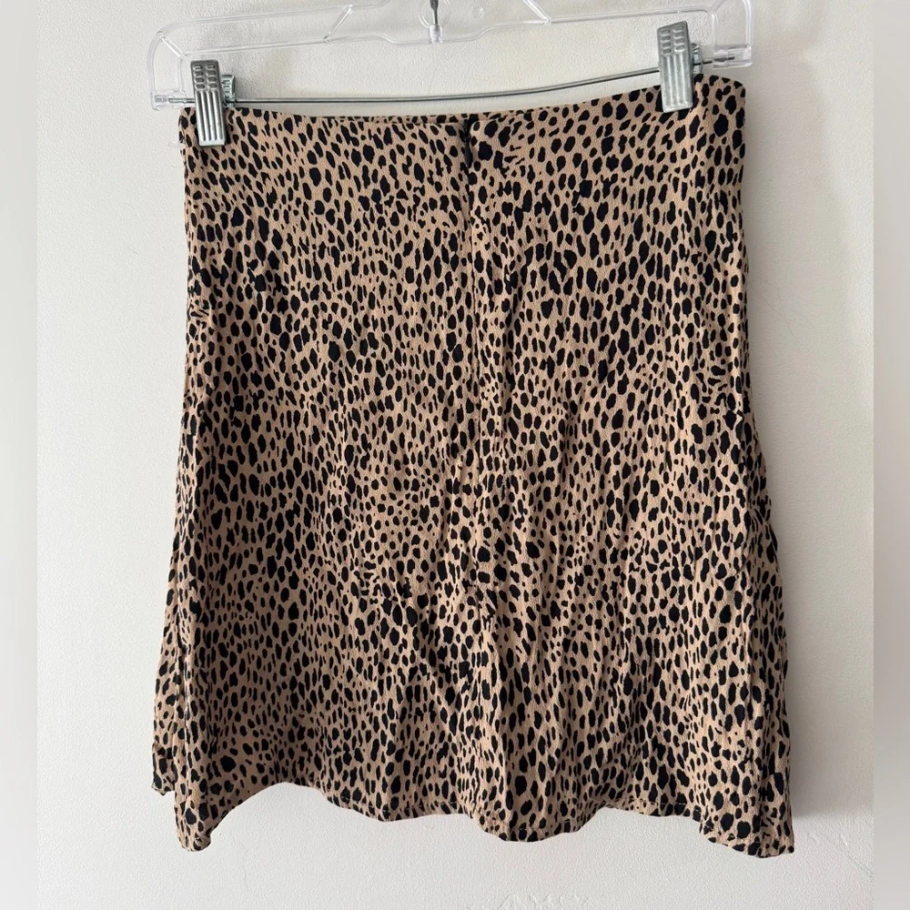 Brandy Melville Leopard Print Skirt - Picture 3 of 7